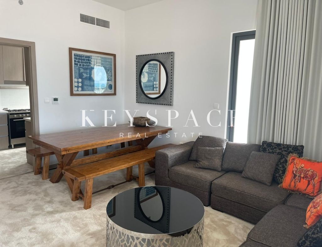 Sleek Waterfront Home | Endless Horizon Vista | Available Now | Resale
