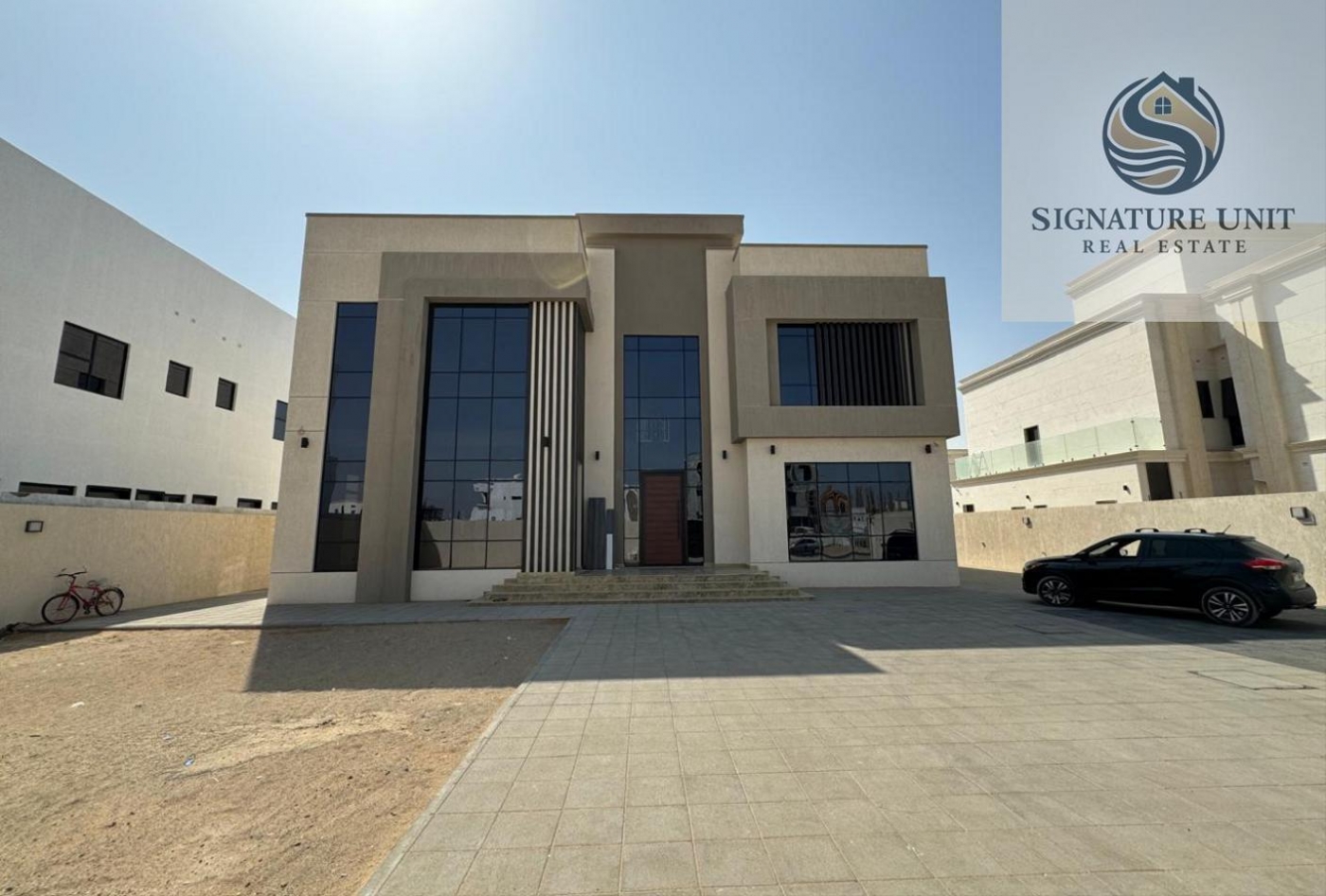 | MODERN DESIGN | GREAT LOCATION | READY TO MOVE |