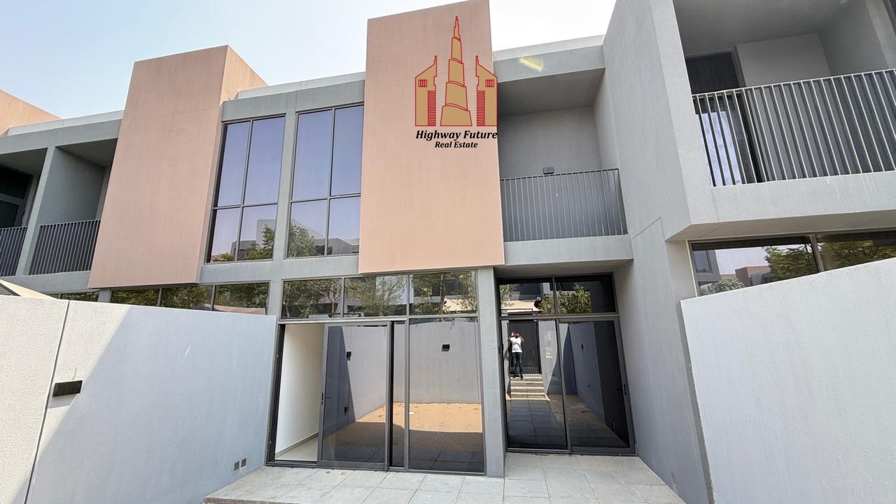HOT OPPORTUNITY TO BUY 2-BR TOWNHOUSE !!!