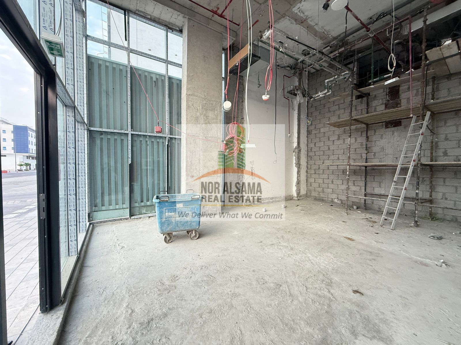 Main Road !!Prime location !!Best for retail business