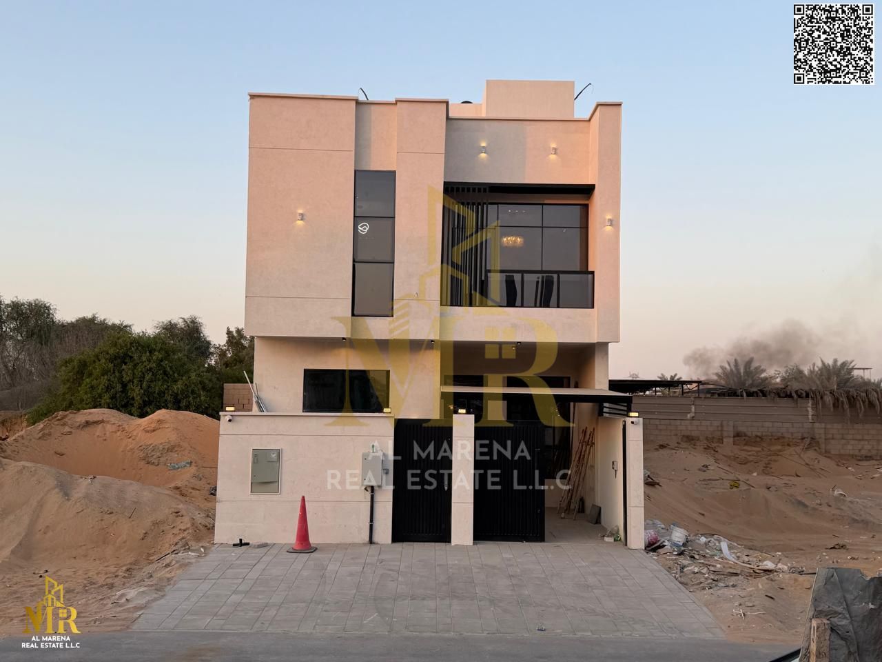 Villa at a great price, all-inclusive, 2 floors + roof, 3 master bedrooms, majlis & living room with sinks, modern kitchen. Perfect opportunity.