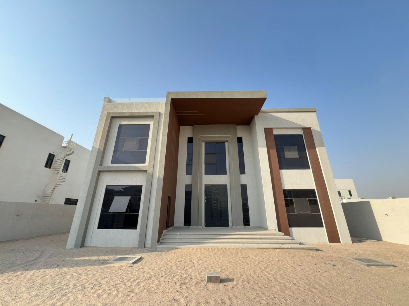 BRAND NEW|MODERN STYLE| 4 MASTER BR|READY TO MOVE