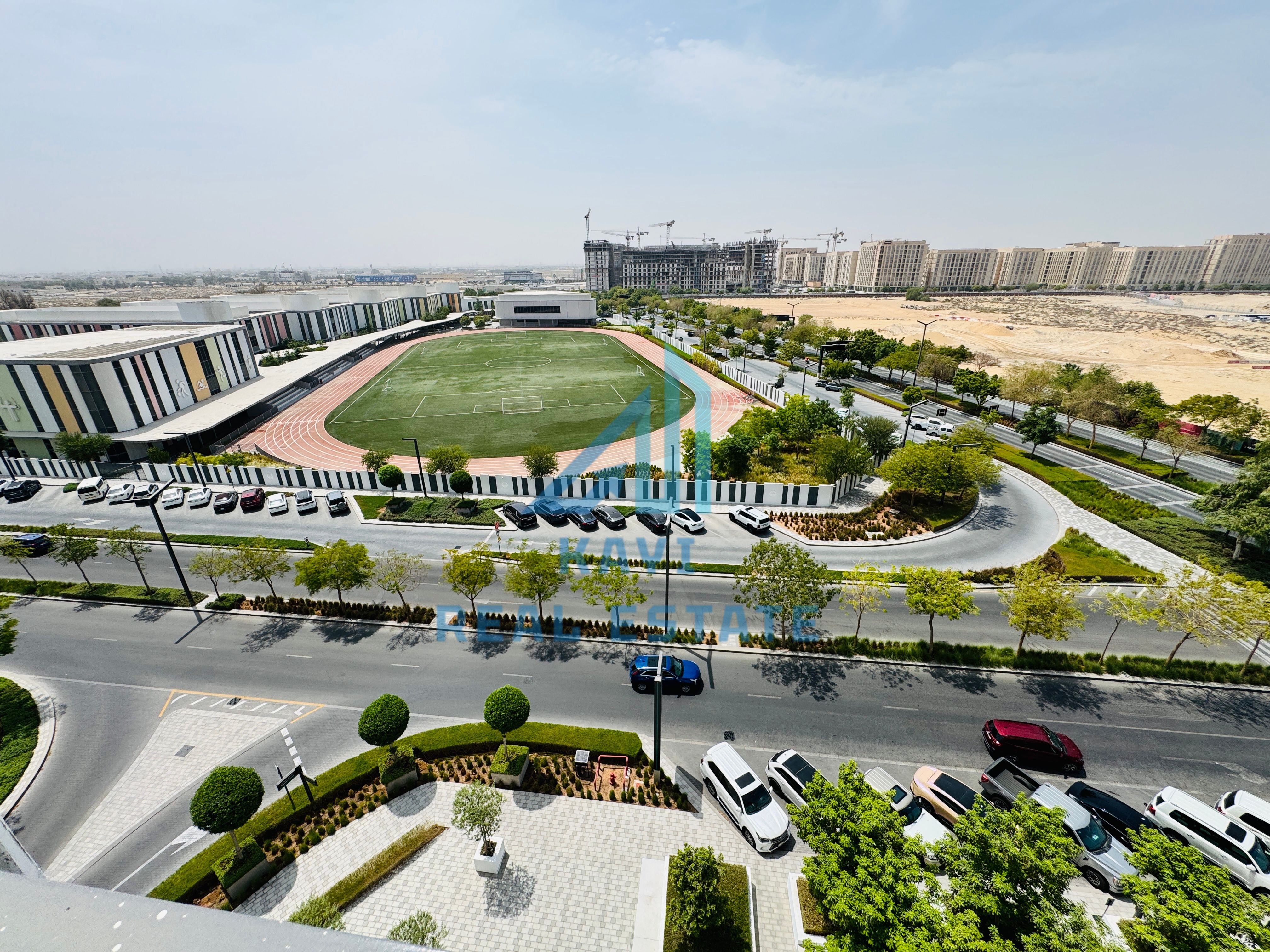Spacious 2-BR apartment/closed kitchen/balcony/gym &pool access.
