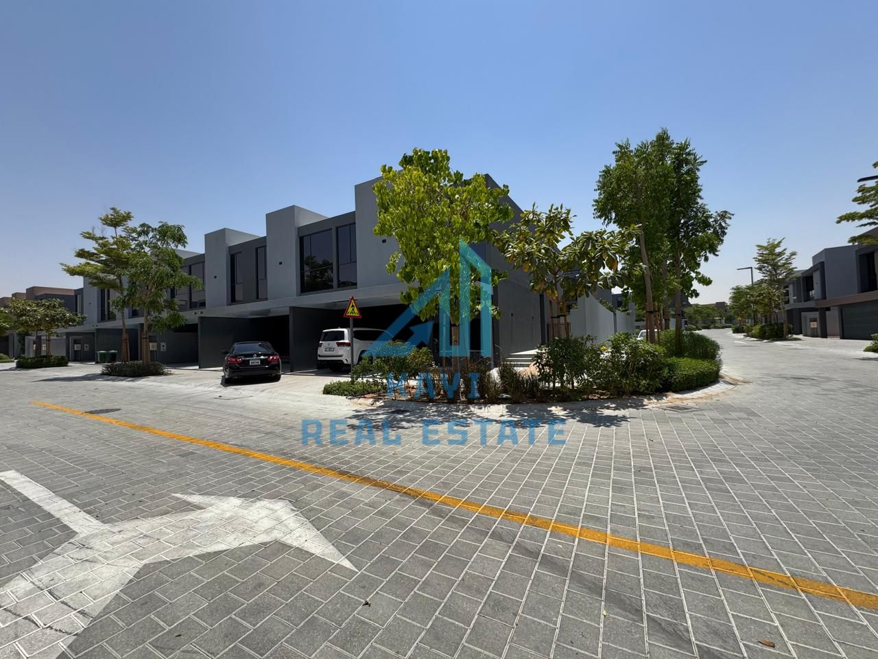 Elegant 4BR Corner Townhouse with Majlis | Robina Masaar