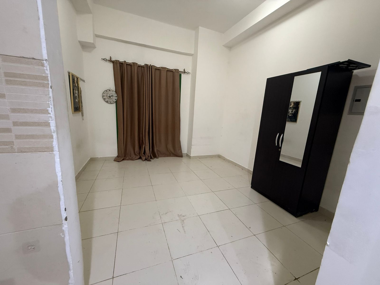 Fully Furnished Studio for Sale in Smart Tower – Modern Living with Full Amenities Discover a remarkable opportunity to own a fully furnished studi