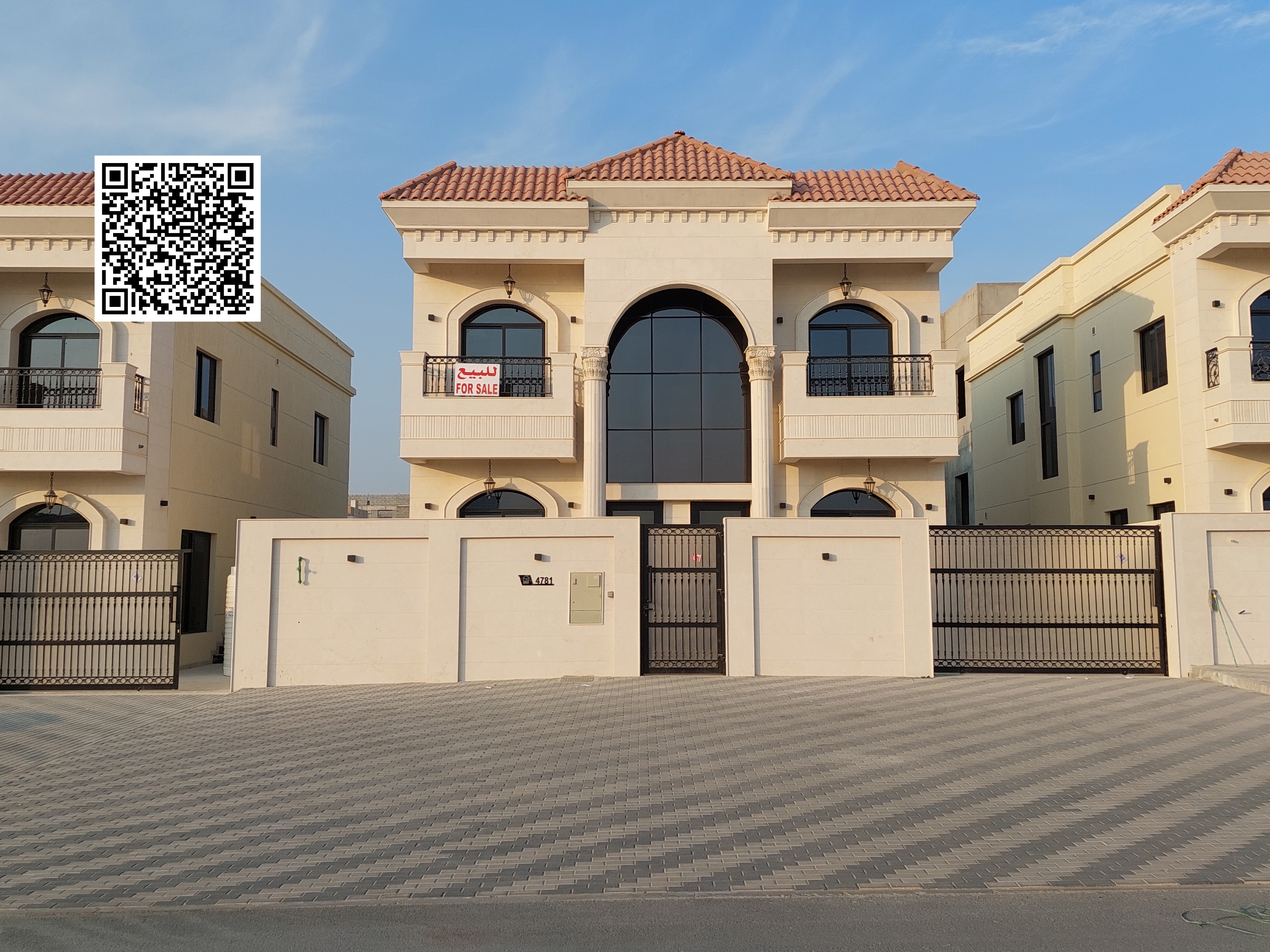 For sale: Classic design villa near the mosque, freehold ownership with bank financing available.