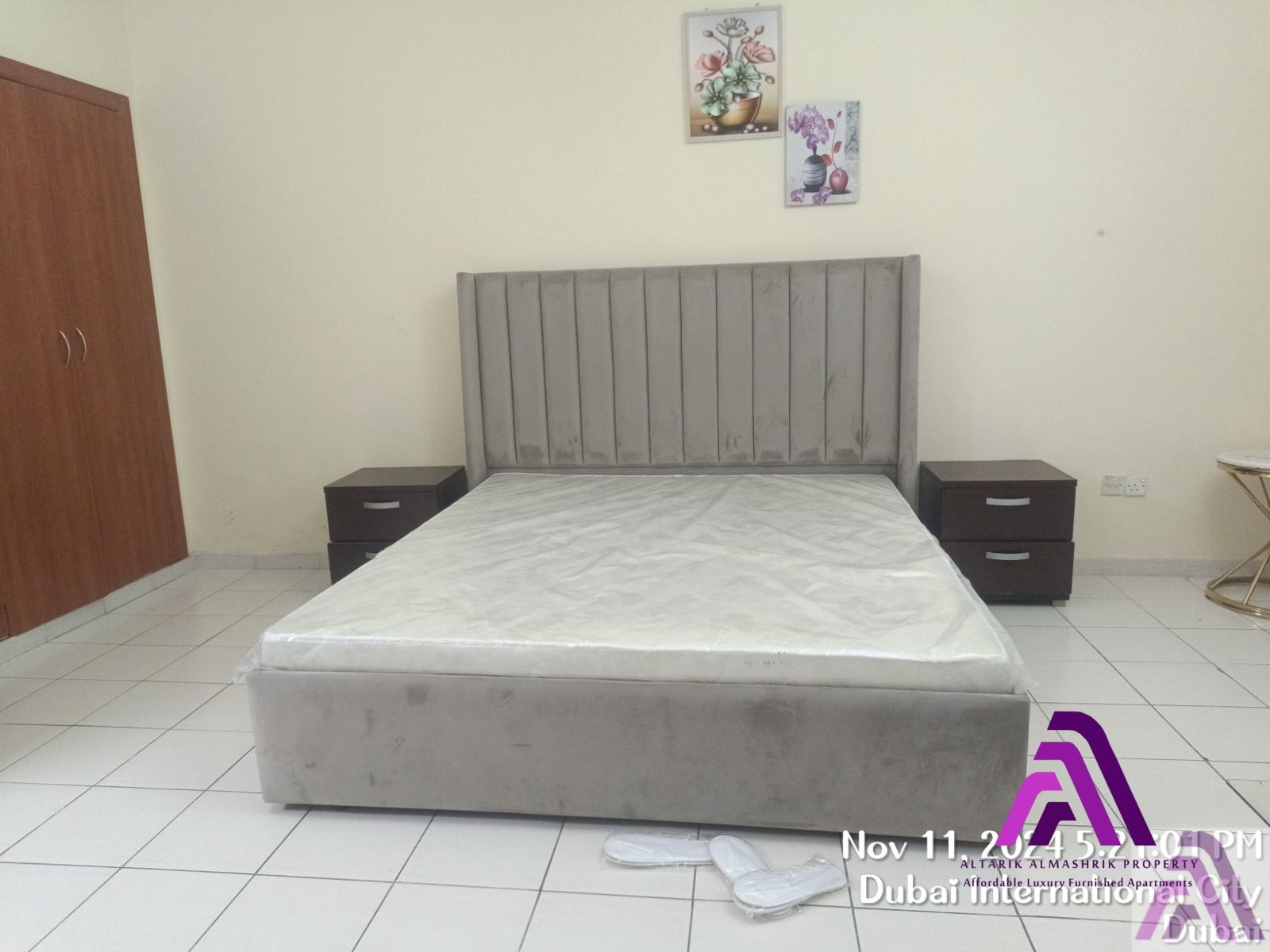 Fully Furnished studio with balcony near to bus stop and dragon mart