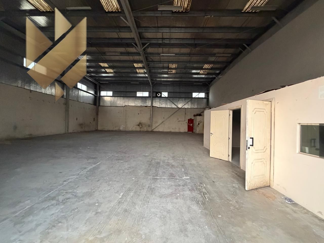 Warehouse 4200 sq ft | 20 kW | Main road Premium Warehouse for Annual Rent – Suitable for a Factory – High Power Electricity A warehouse is avai
