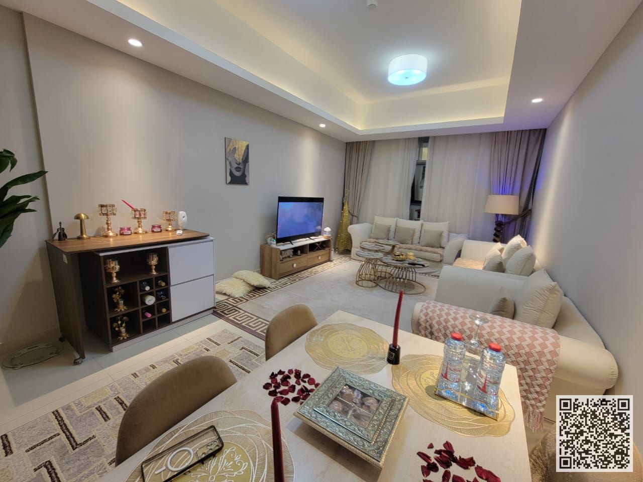The most luxony open view, Fully Furnished New, With a gym, swimming pool, and private parking. urious room and hall, with balc