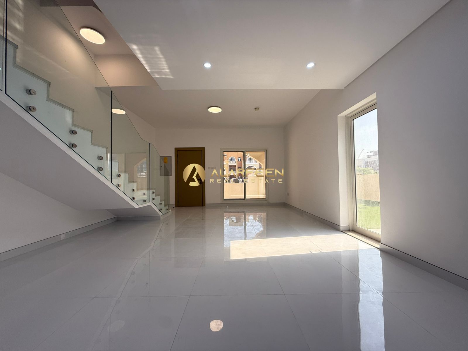 Corner Unit | Vacant | Near to exit