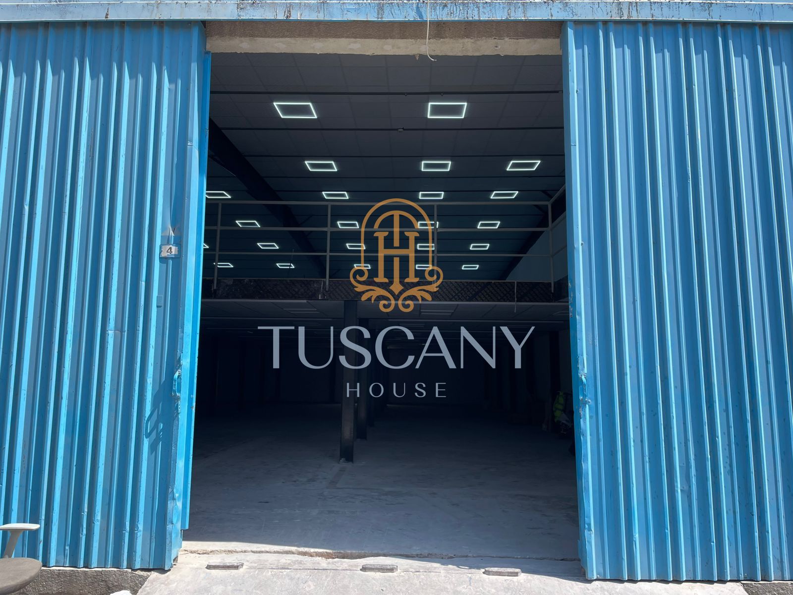 Ready Warehouse In the Heart of Al Qouz