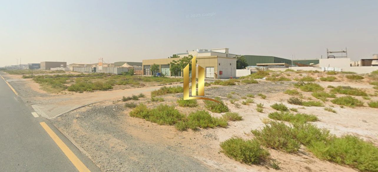 Land for sale in Sharjah, Al Sajaa area, Emirates Industrial City, Block 7 Area: 17,000 sq ft
