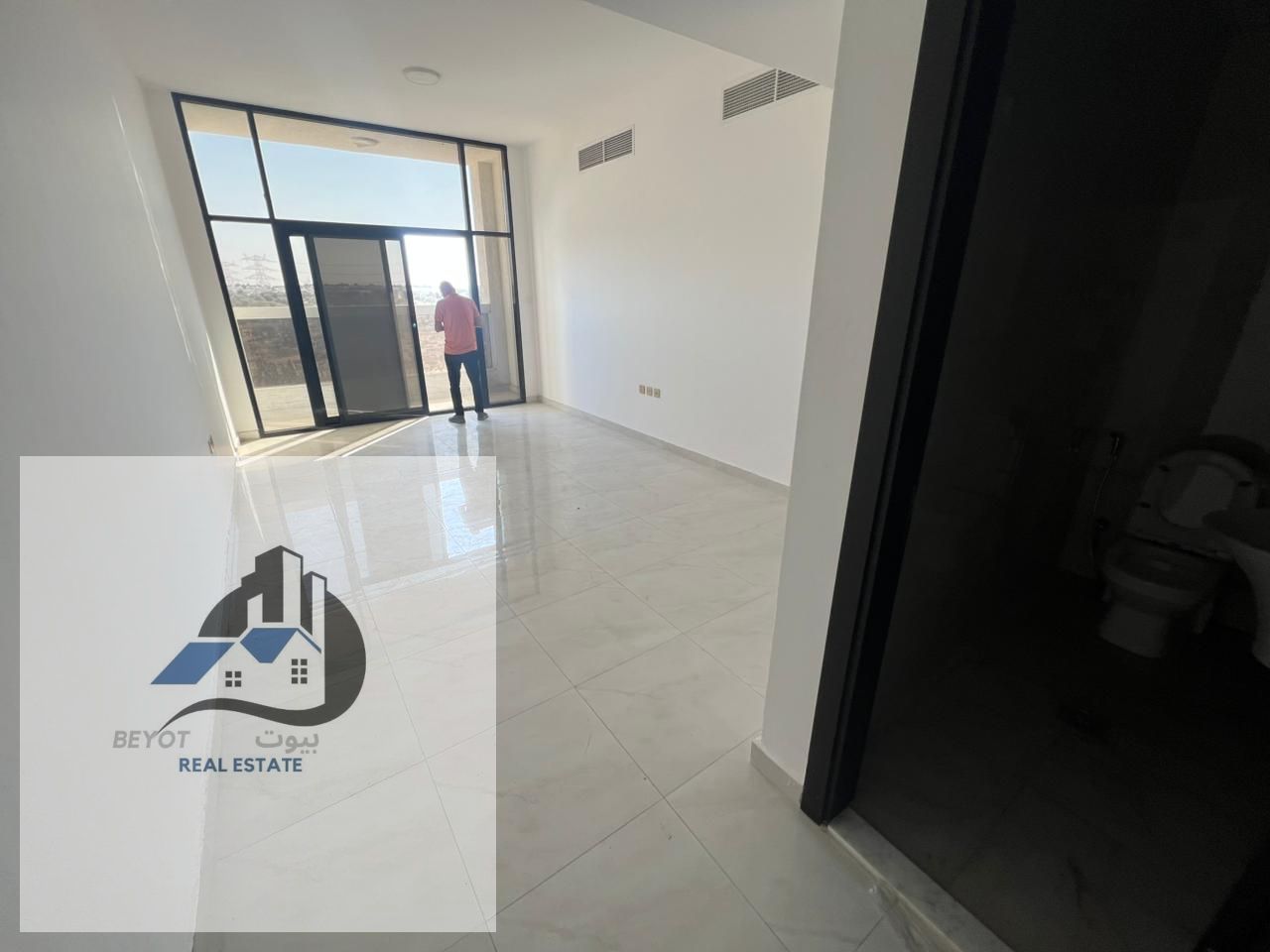 Apartment for Rent in Ajman – Al Mowaihat 3 A spacious 2-bedroom apartment with living room in a Tasneef-approved / family-friendly building, feat