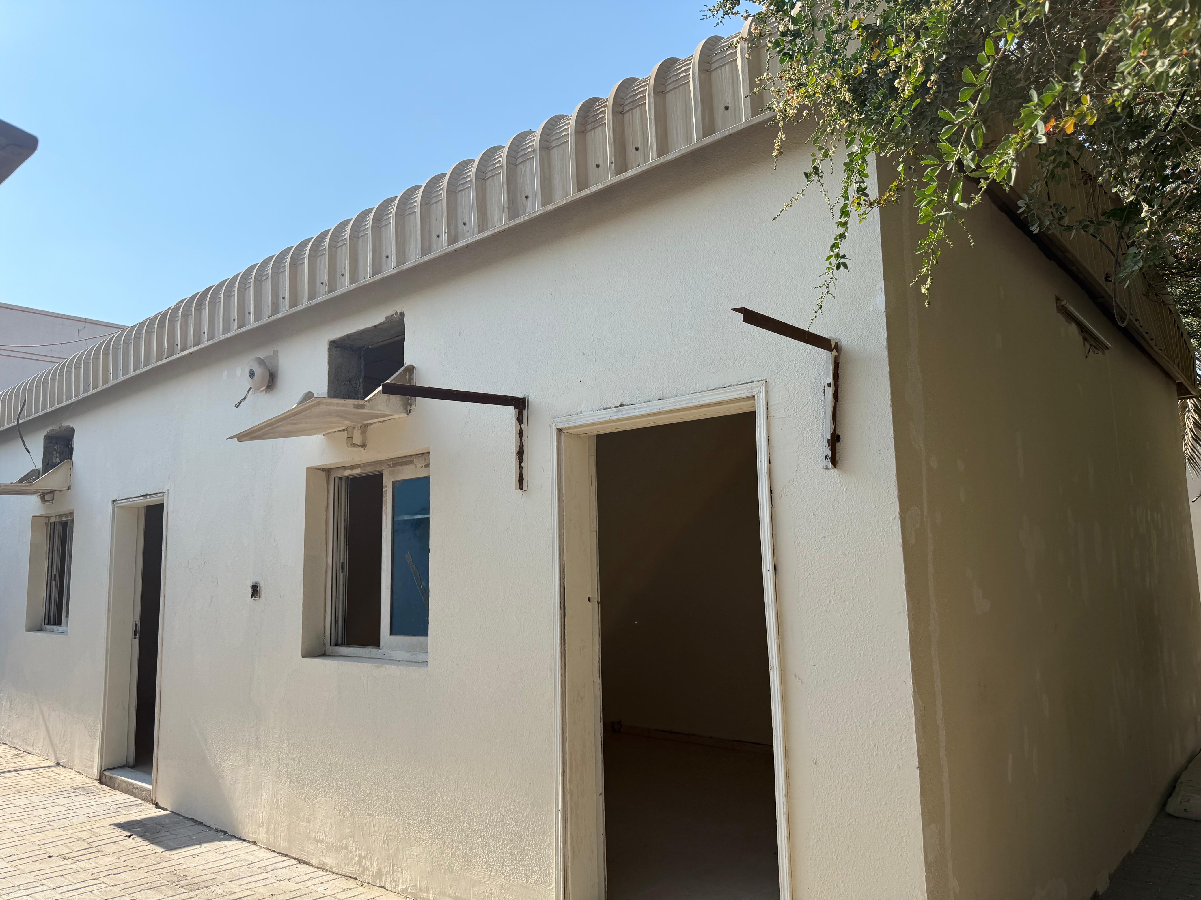 Staff Accommodation | Industrial Area 15 | 8 & 12 Person Rooms | Prime E311 Access