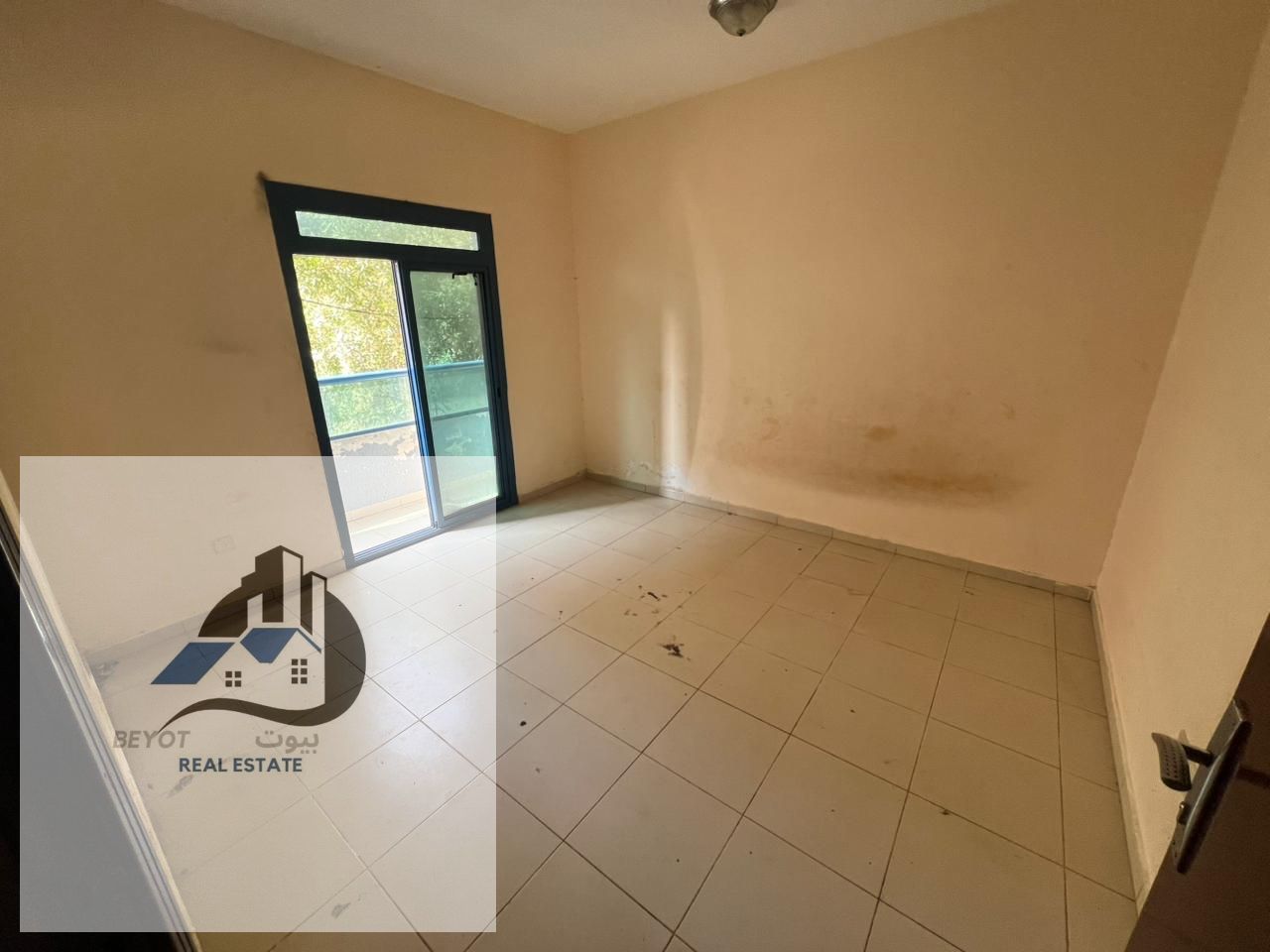 --- For Rent in Ajman – Al Rashidiya 3 A 1 Bedroom + Living Room apartment located in a prime area of Al Rashidiya 3, very close to all essential se