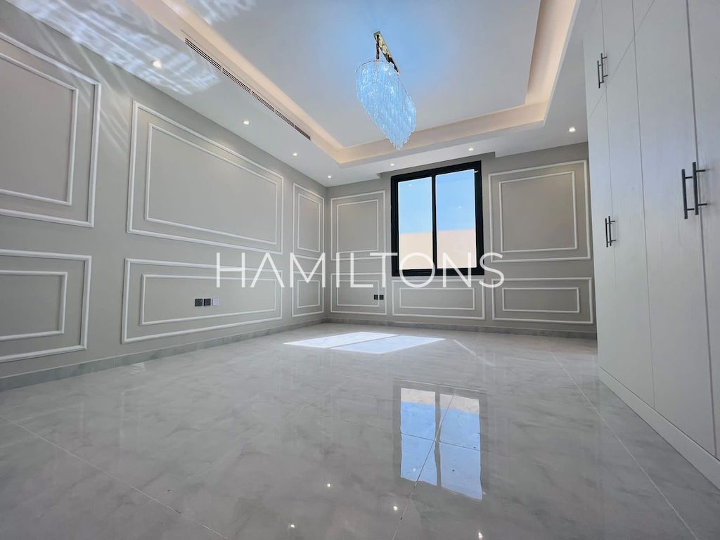 High-Quality Finish | Contemporary Living