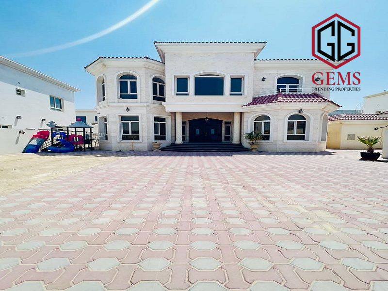 TOP-QUALITY FINISHING | SERVANT BLOCK | SPACIOUS