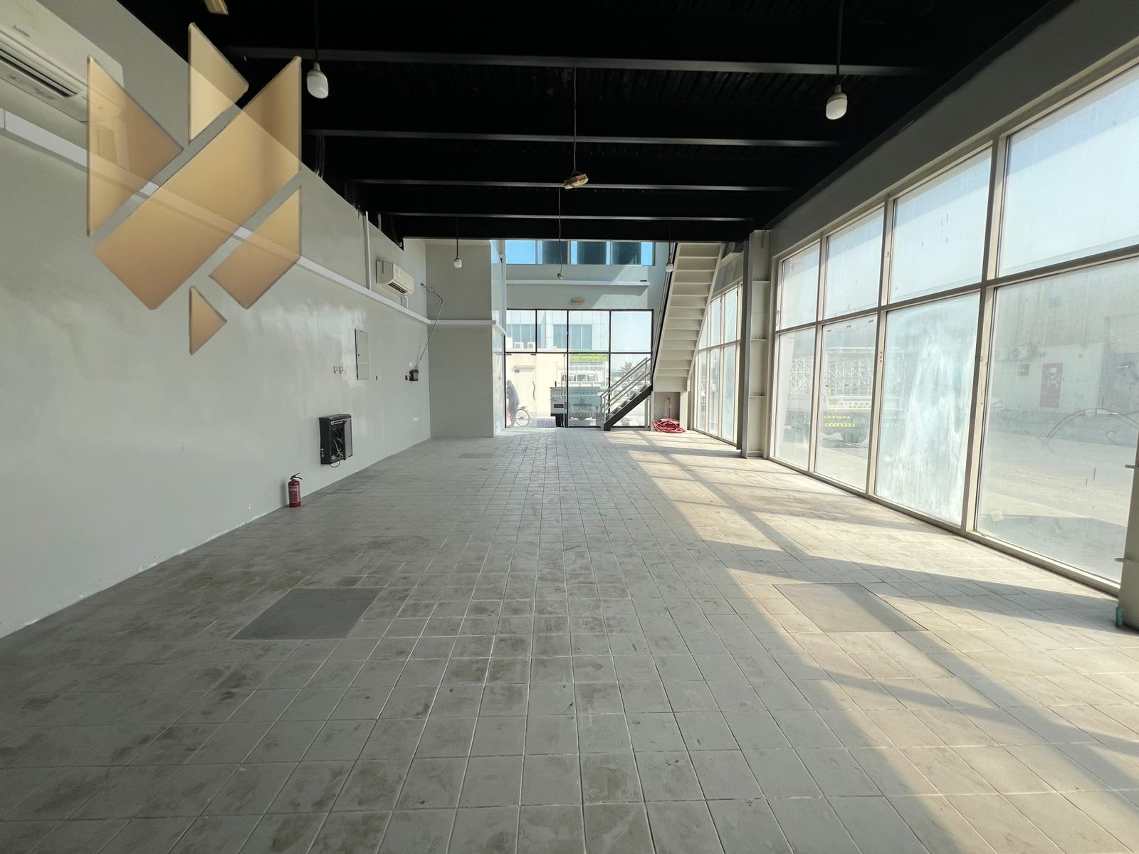 Commercial building on main road | Suitable for multiple business activities | Mezzanine | AC | Office | Room | Bathroom | Kitchen