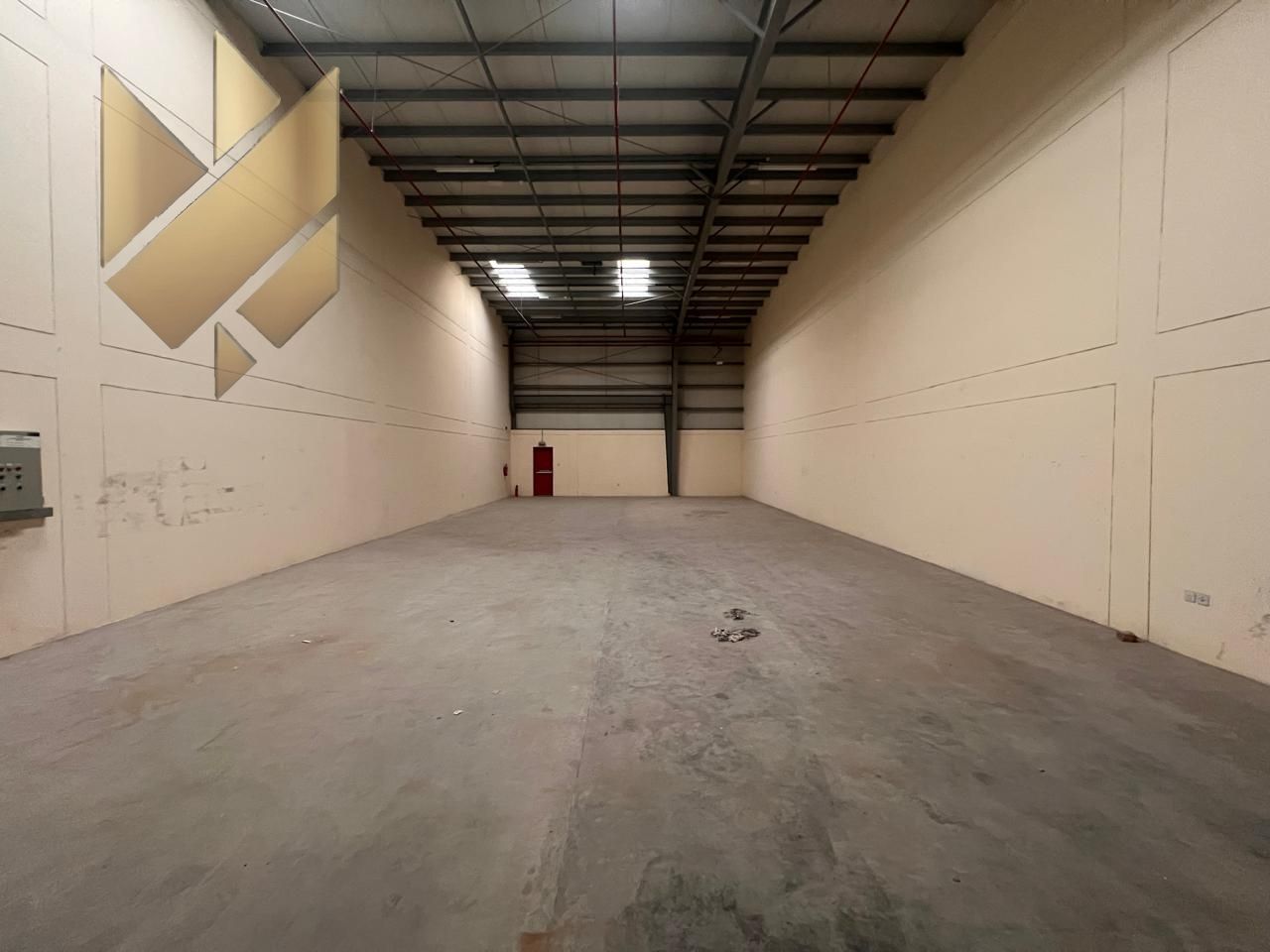 Warehouse for annual rent in Al Sajaa area, prime location
