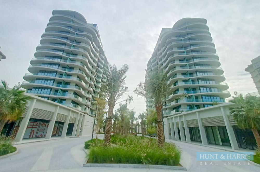 Brand New Apartment, Large Layout with Huge Terrace, Mina Al Arab