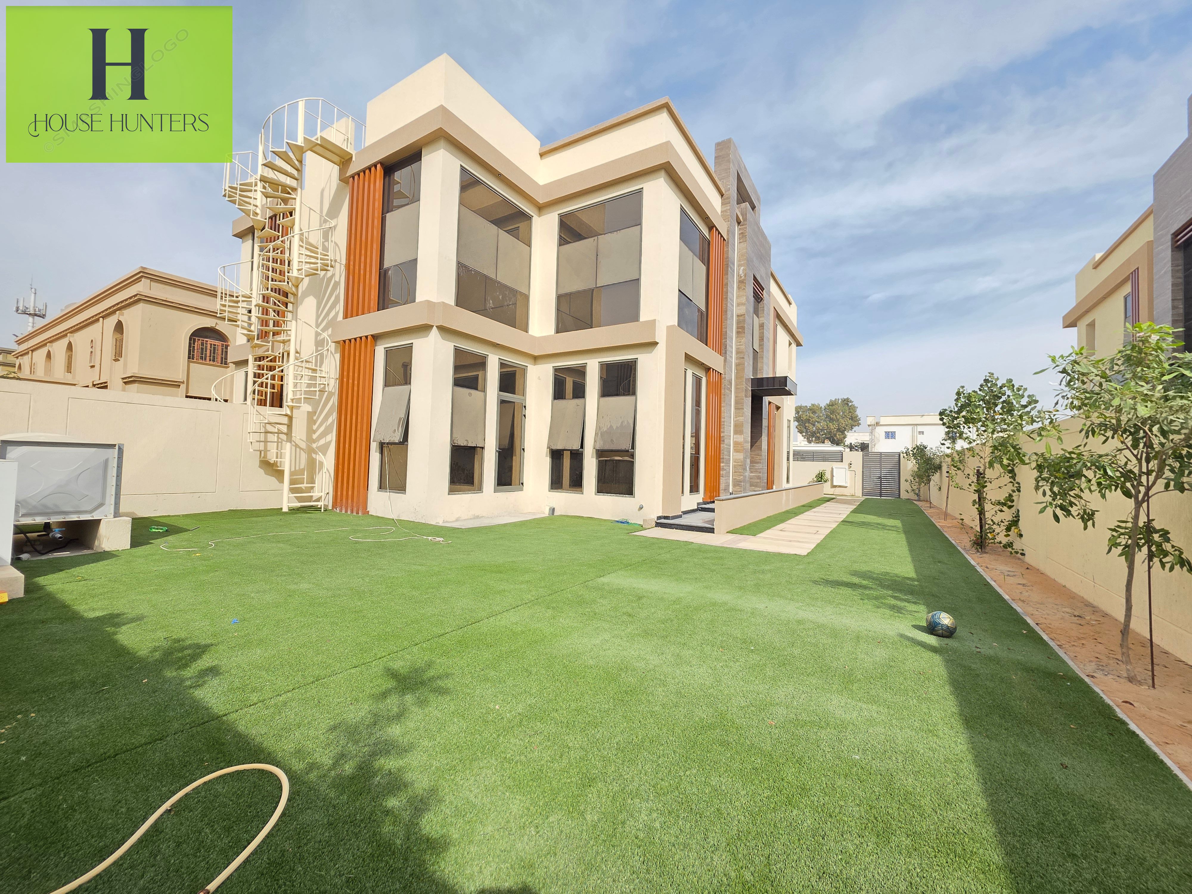 Luxurious 5BR Villa Garden Area Al Goaz