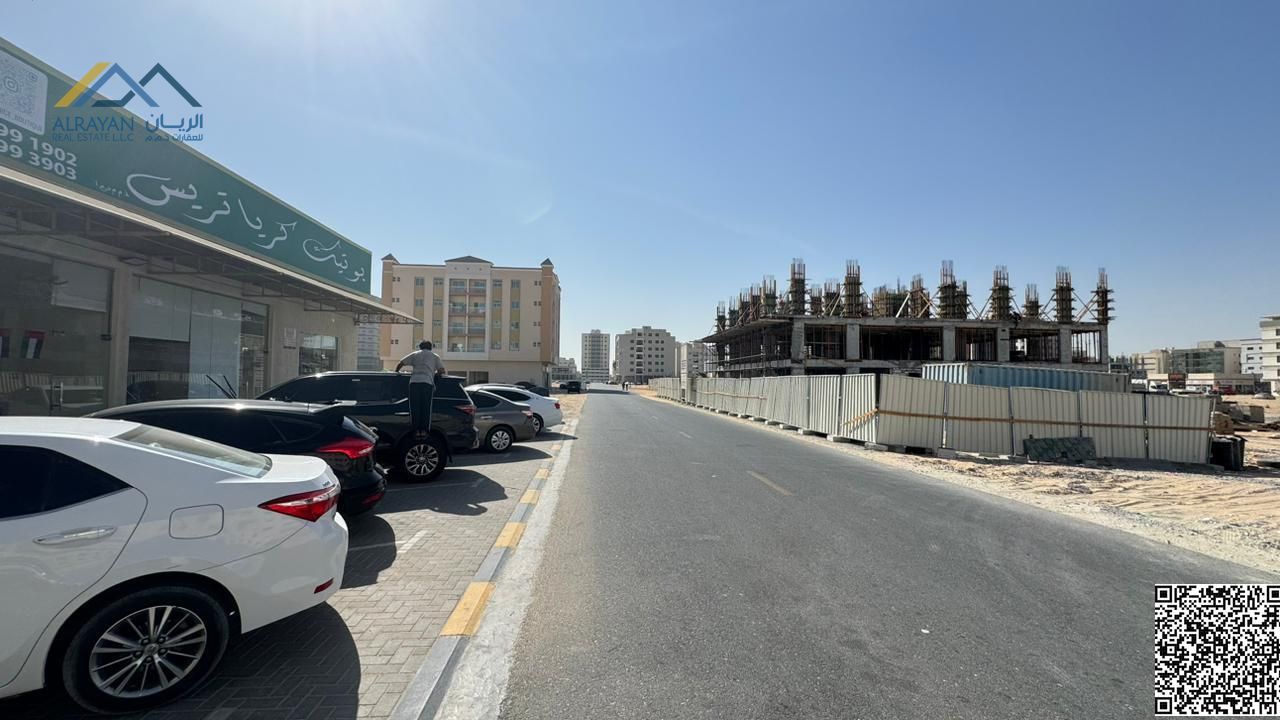 A unique investment opportunity: Ground floor + 8 floors