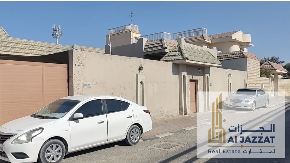 Villa for sale in a prime location on the main road in Al Tarfa area, Sharjah