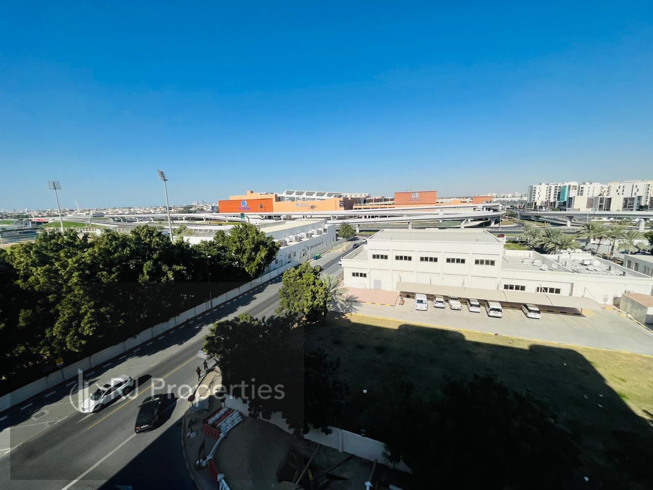 Affordable price - 2 BR apartment - balcony - coverd parking - wardrobes - spacious - bright
