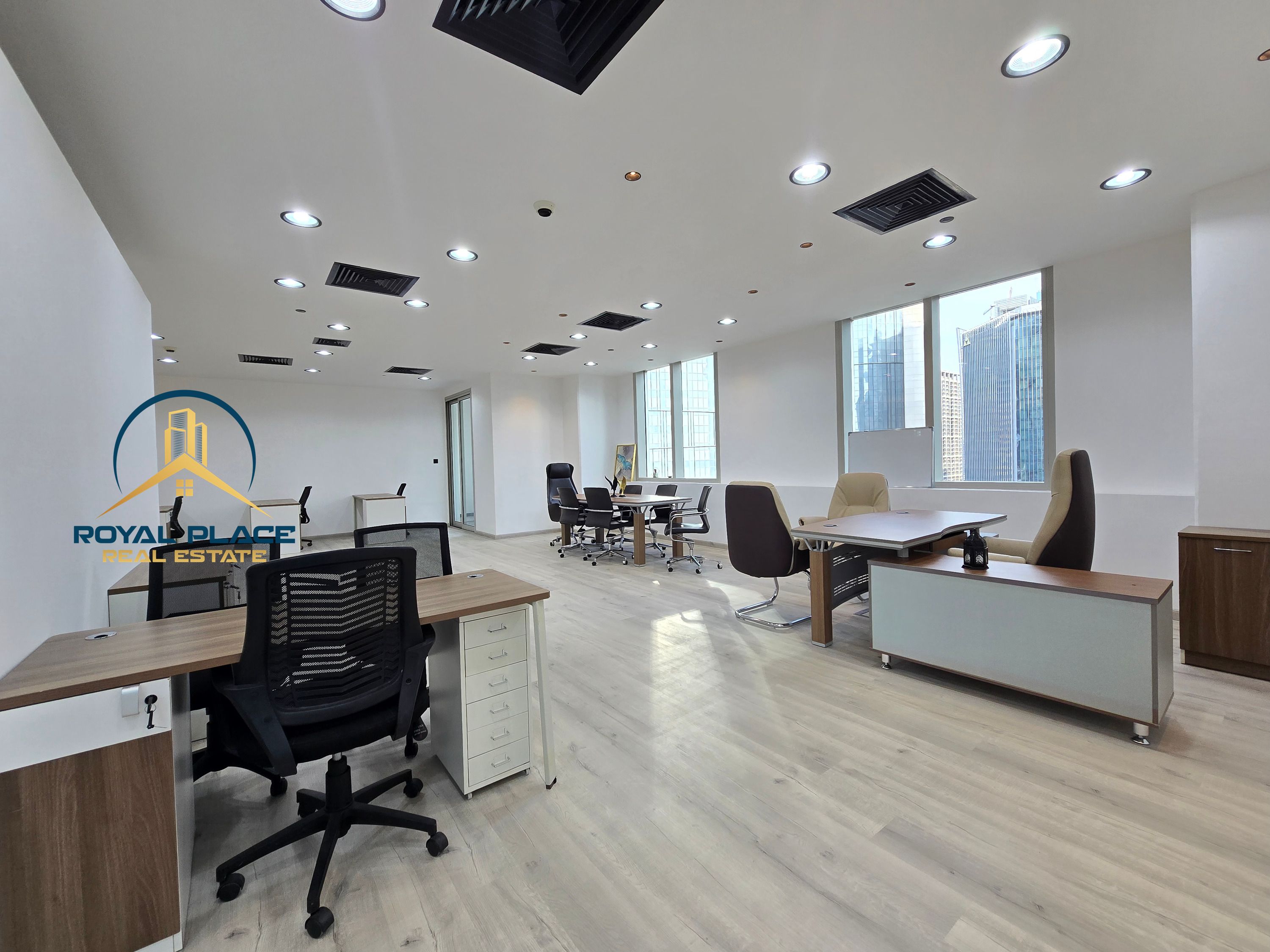 Canal View | Upgraded | Spacious | Near metro