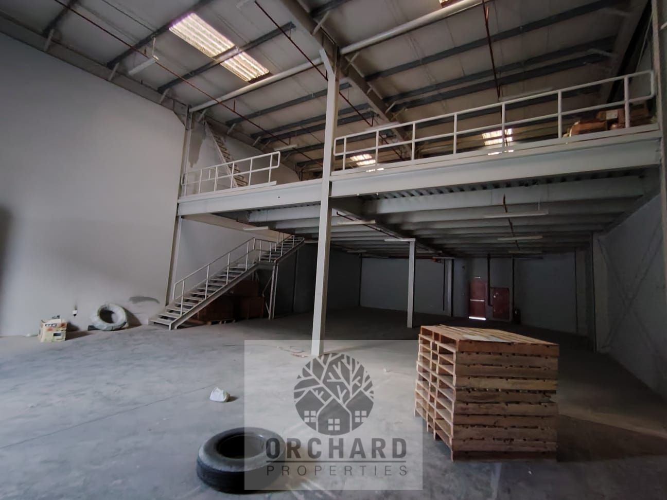 5000 SQFT WITH MEZZANINE/SUITABLE FOR STORAGE/ ROADFACING LOCATION/ ENOUGH SPACE FOR LOADING UNLOADING AREA/RENT 150,000DH/ INDASTRIAL AREA18 (SHARJA)