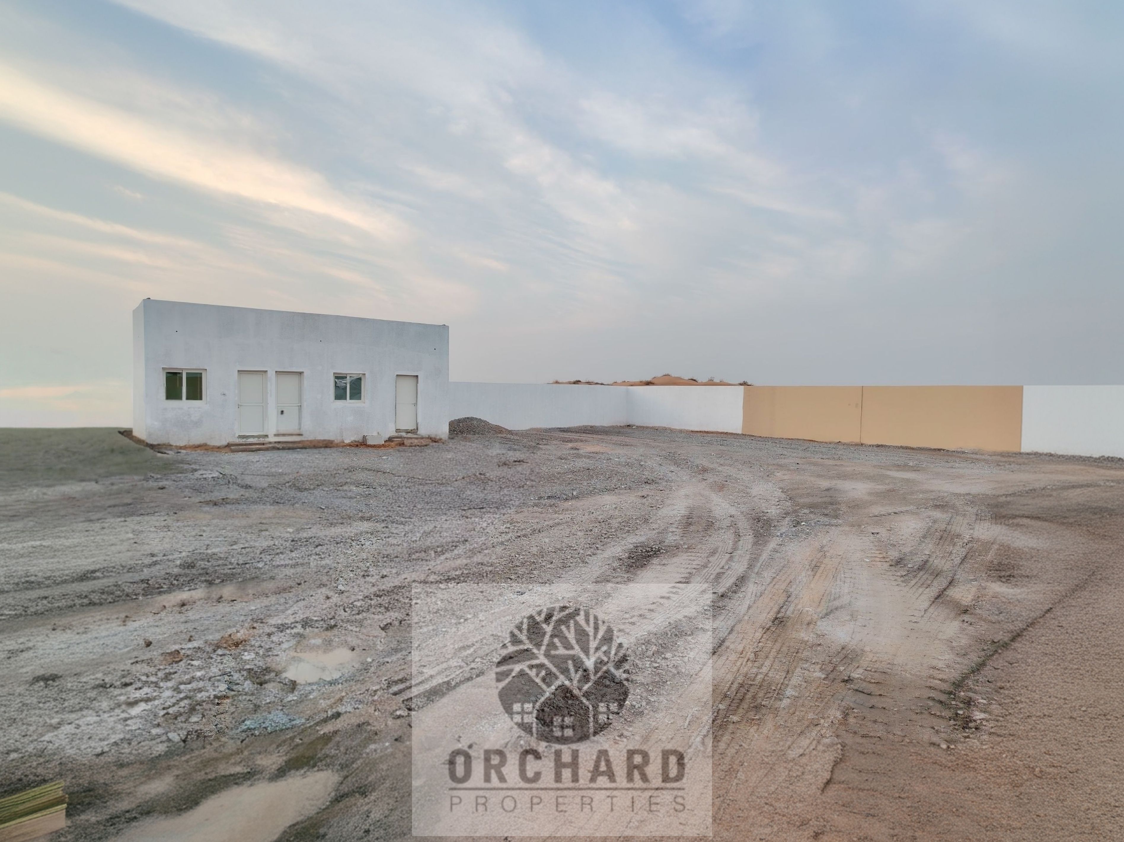 10000 SQFT YARD WITH ROADBASE / ELECTRICITY AVAILABLE 30 KW / 2 ROOMS 1 KITCHEN 1 WASHROOM / RENT 115,000 DH [ READY TO MOVE ] YARD