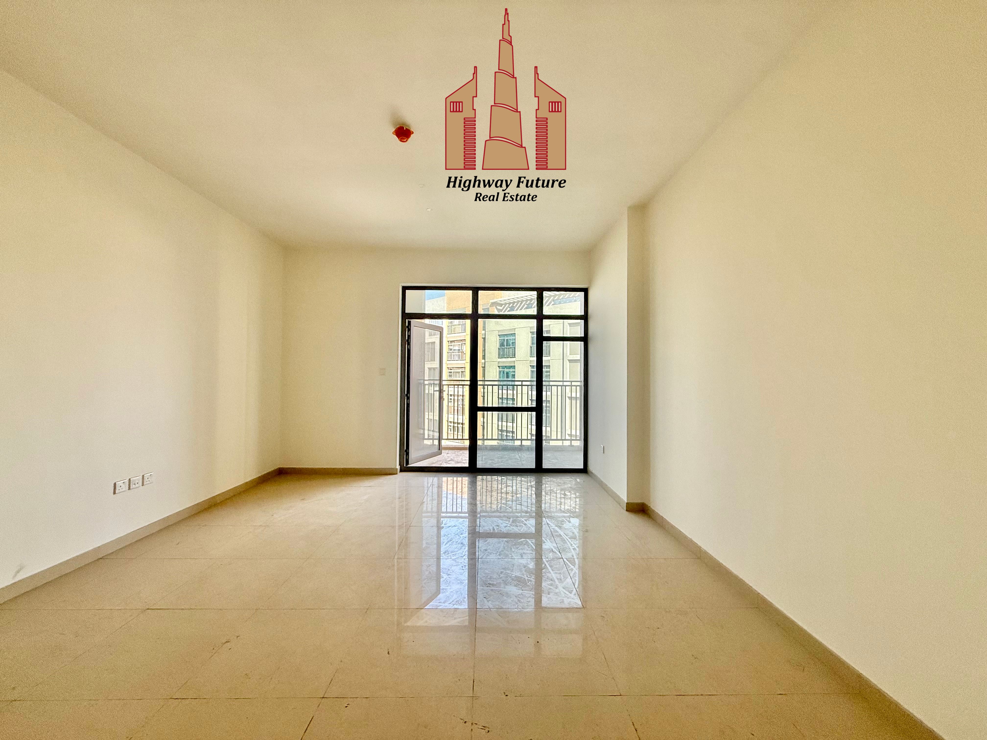 Modern Luxurious 1bhk + Close Kitchen + Study Room + Master Bedroom pool view Pool in Up town Al zahia