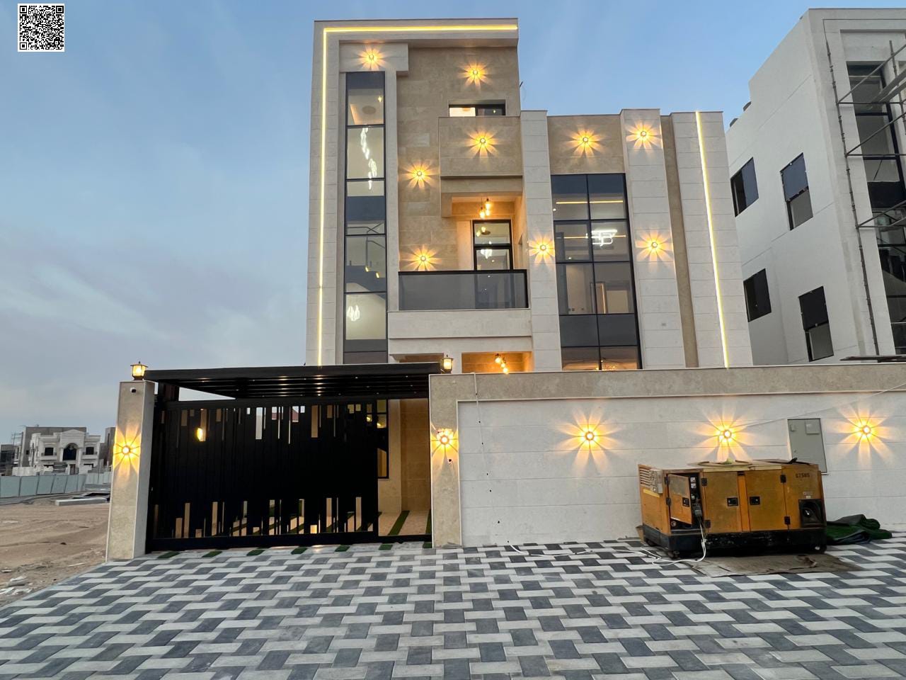 Excellent offer at a negotiable price. Close to the mosque. Consists of: Large master living room + master reception room, 5 master bedrooms with buil