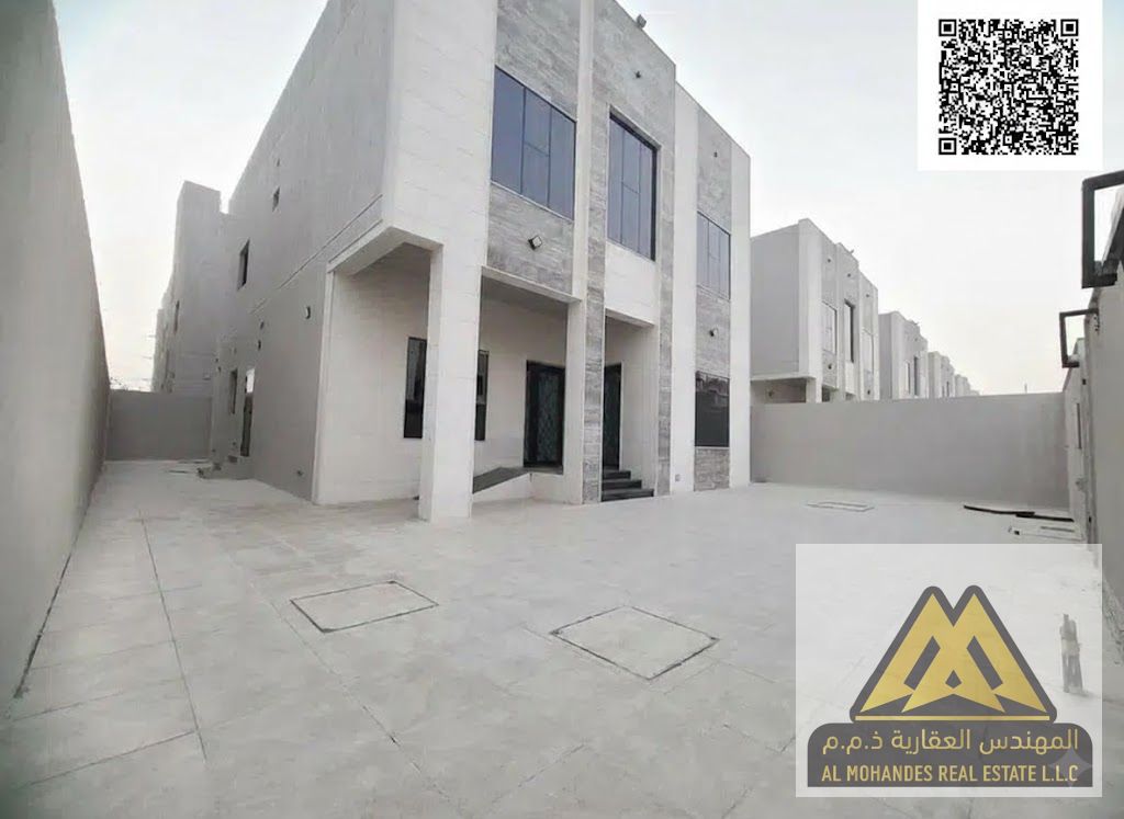 Suitable for commercial use | Prime location | Excellent finishing | Suitable for any activity | Independent | Corner unit