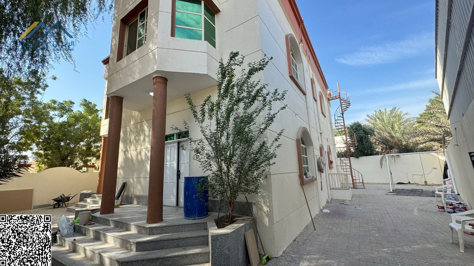 Luxurious villa, fully maintained, very spacious, close to all services