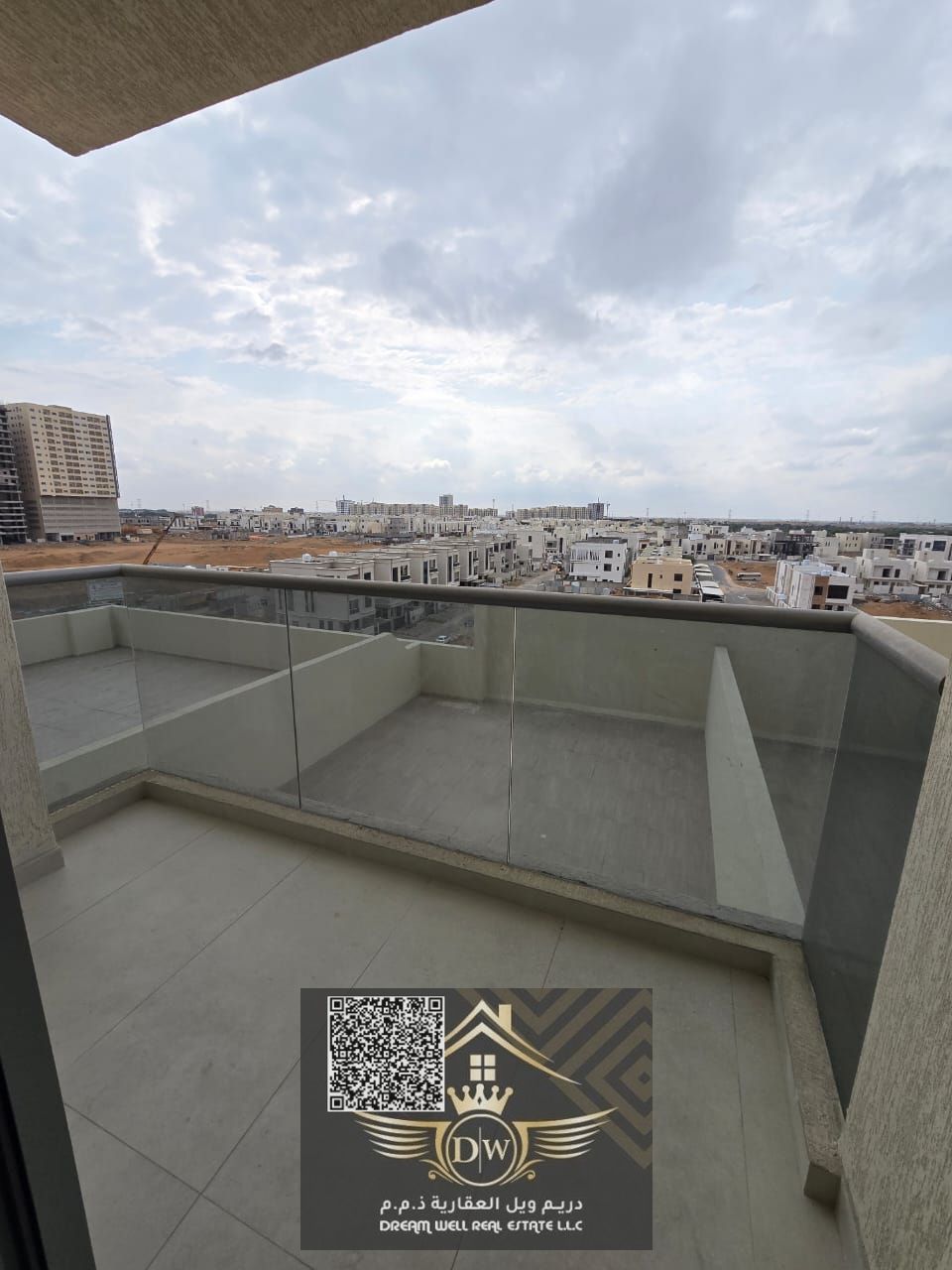 HOT DEAL IN BRAND NEW BUILDING WITH A GOOD LOCATION AND FINISHING WITH PARKING