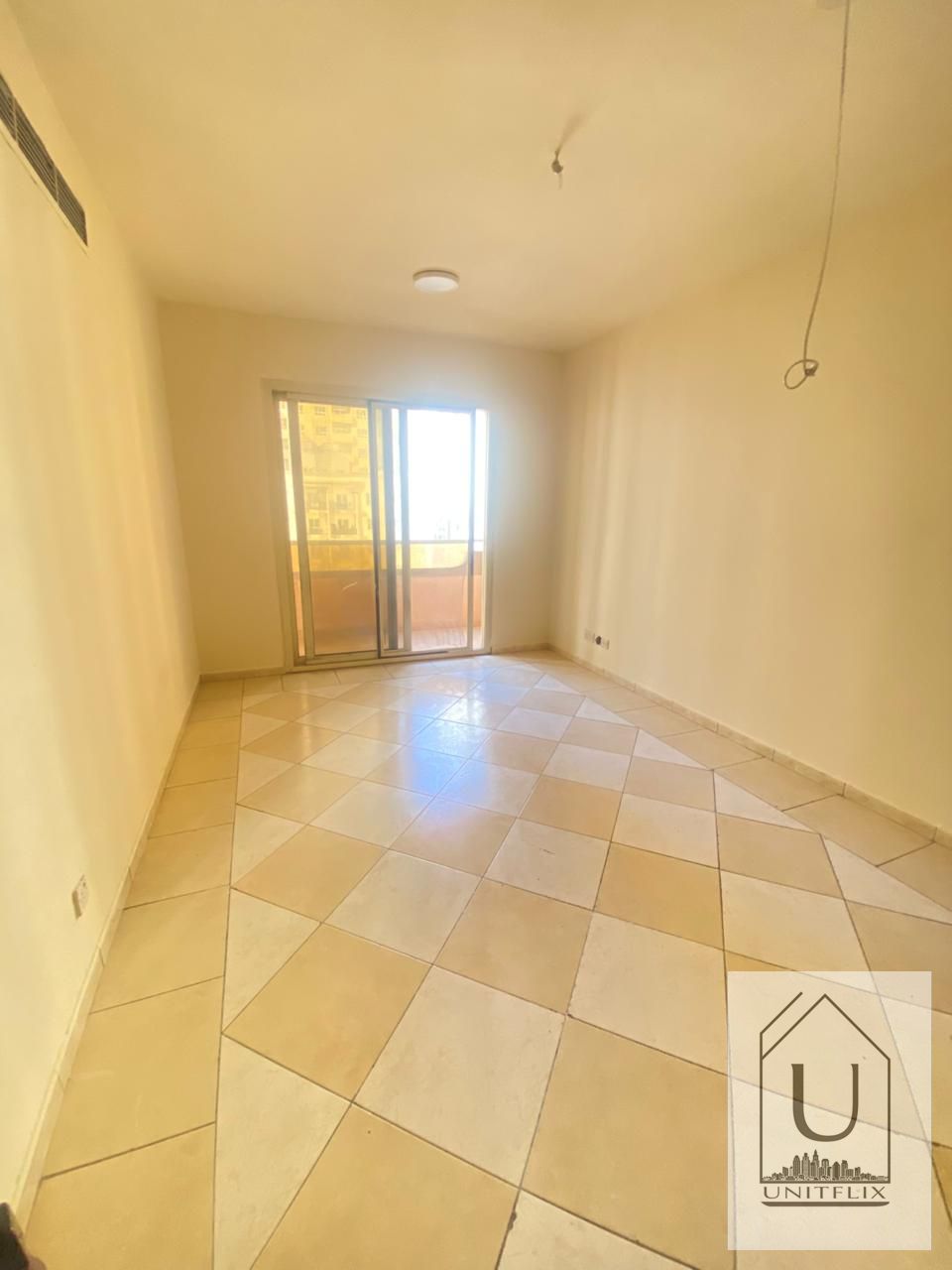 VERY BIG FLAT WITH BALCONY