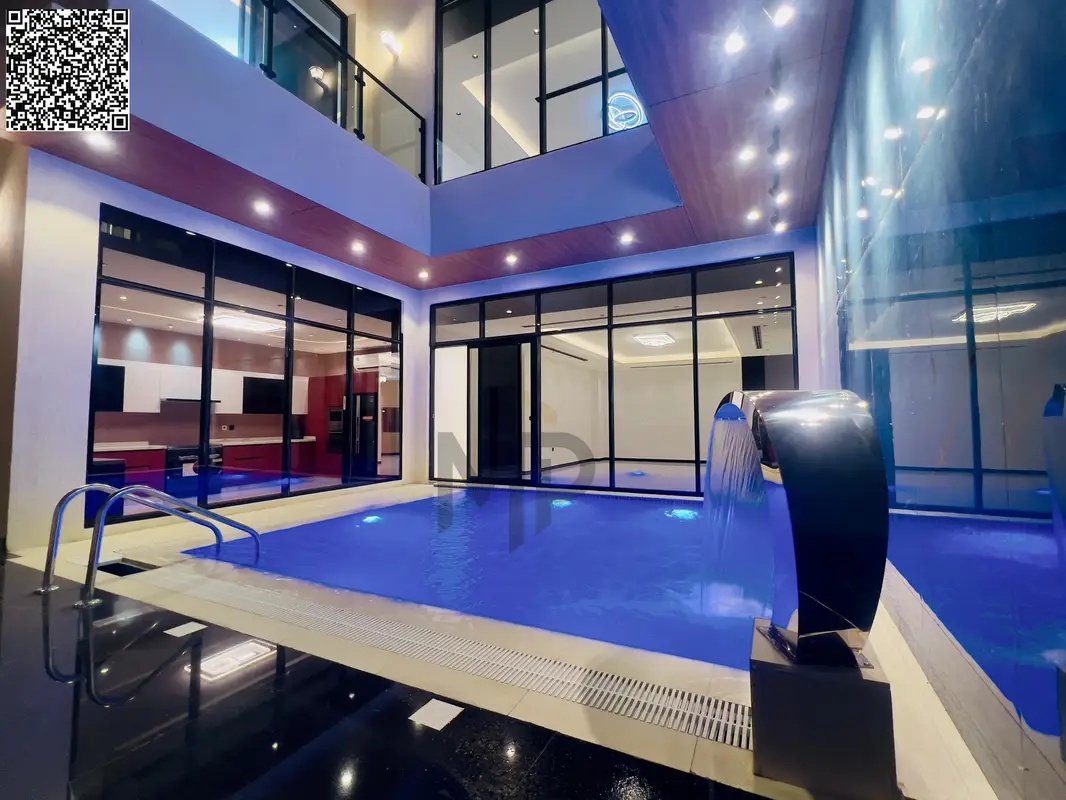 Modern villa with pool and roof. Price includes everything (registration and ownership fees, electricity, water, air conditioning units and kitchen ap