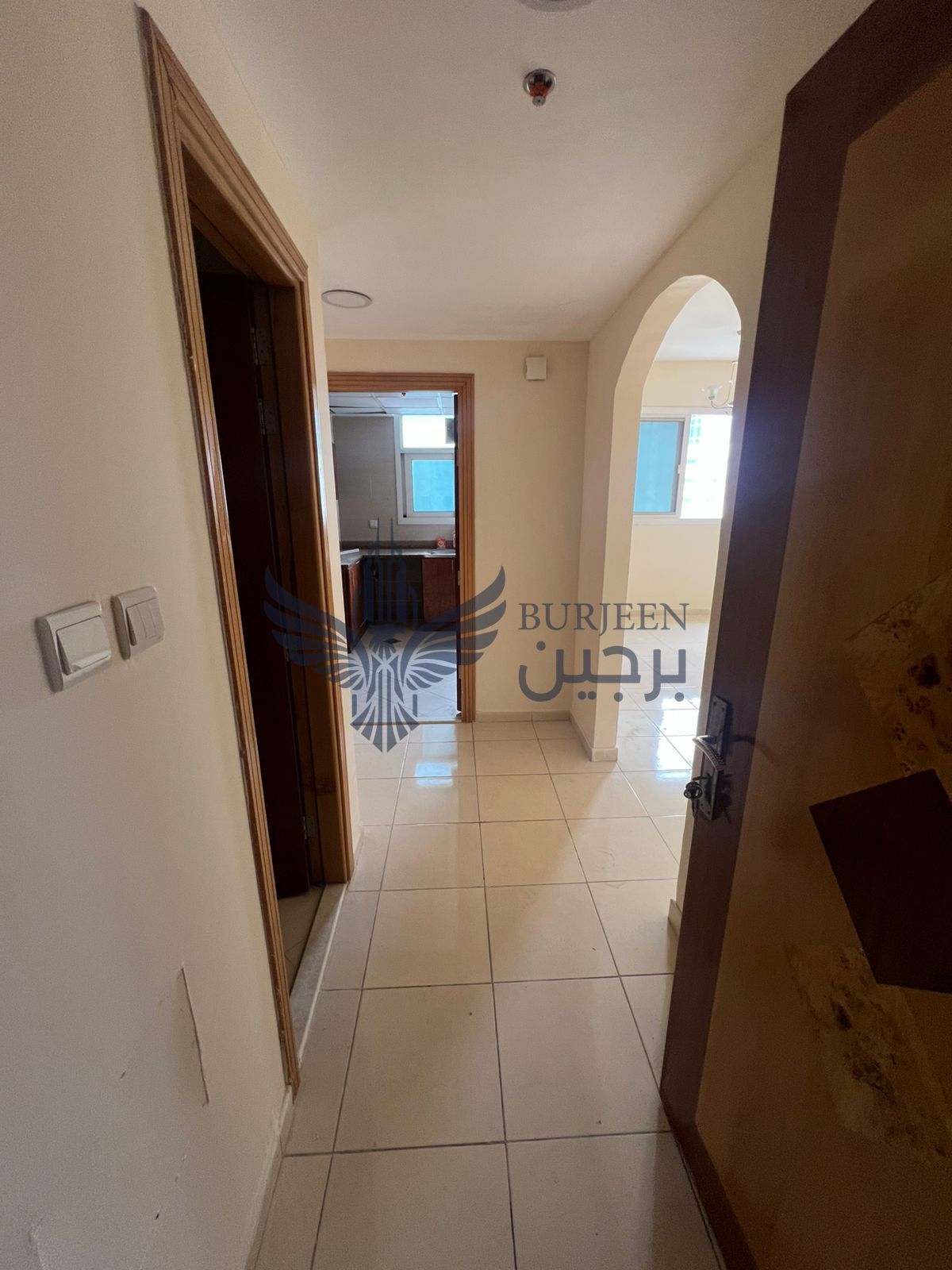 Limmeted offer 1 Bhk 2 washroom central AC central GAS