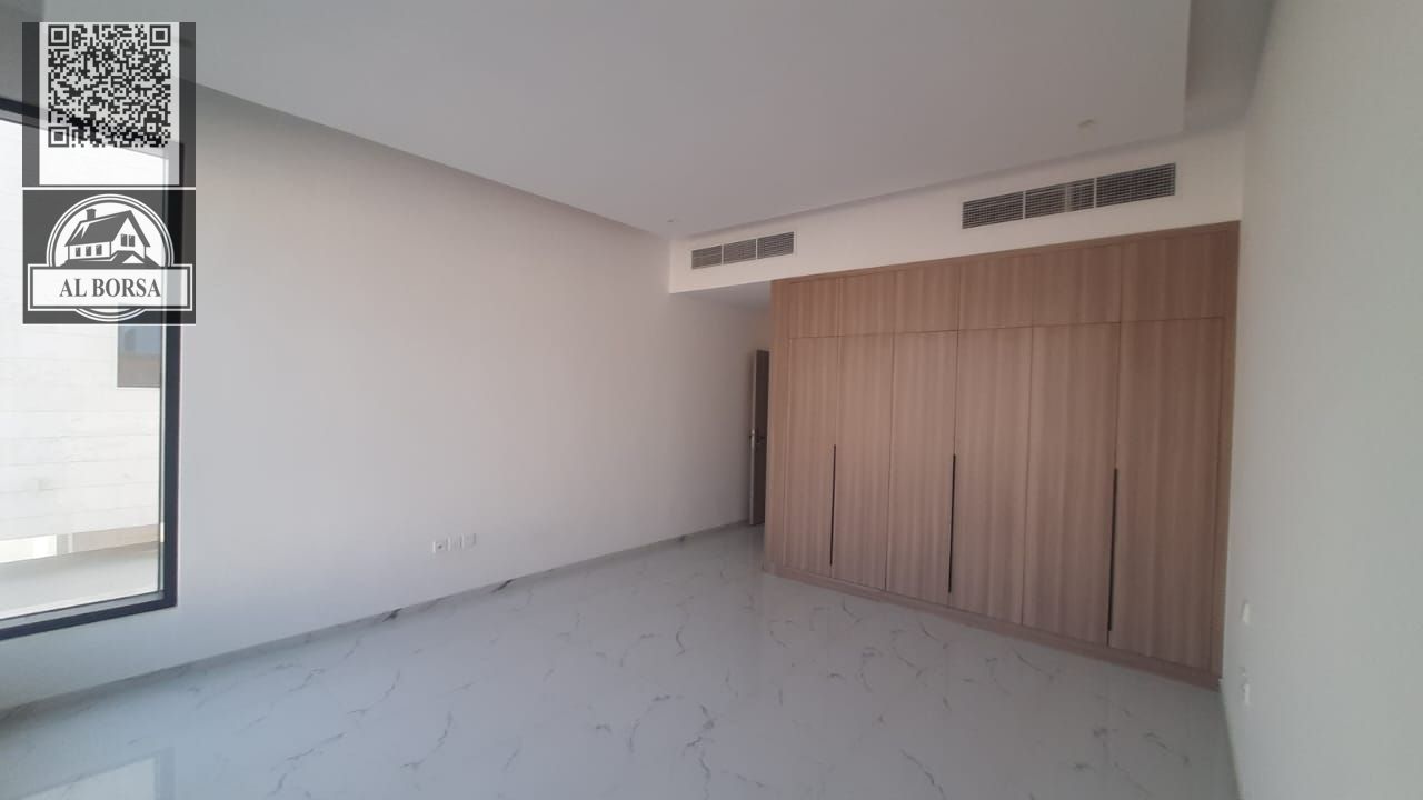 Villa for rent in Ajman Al Yasmeen on the corner of two streets, beautiful location, payment facilities