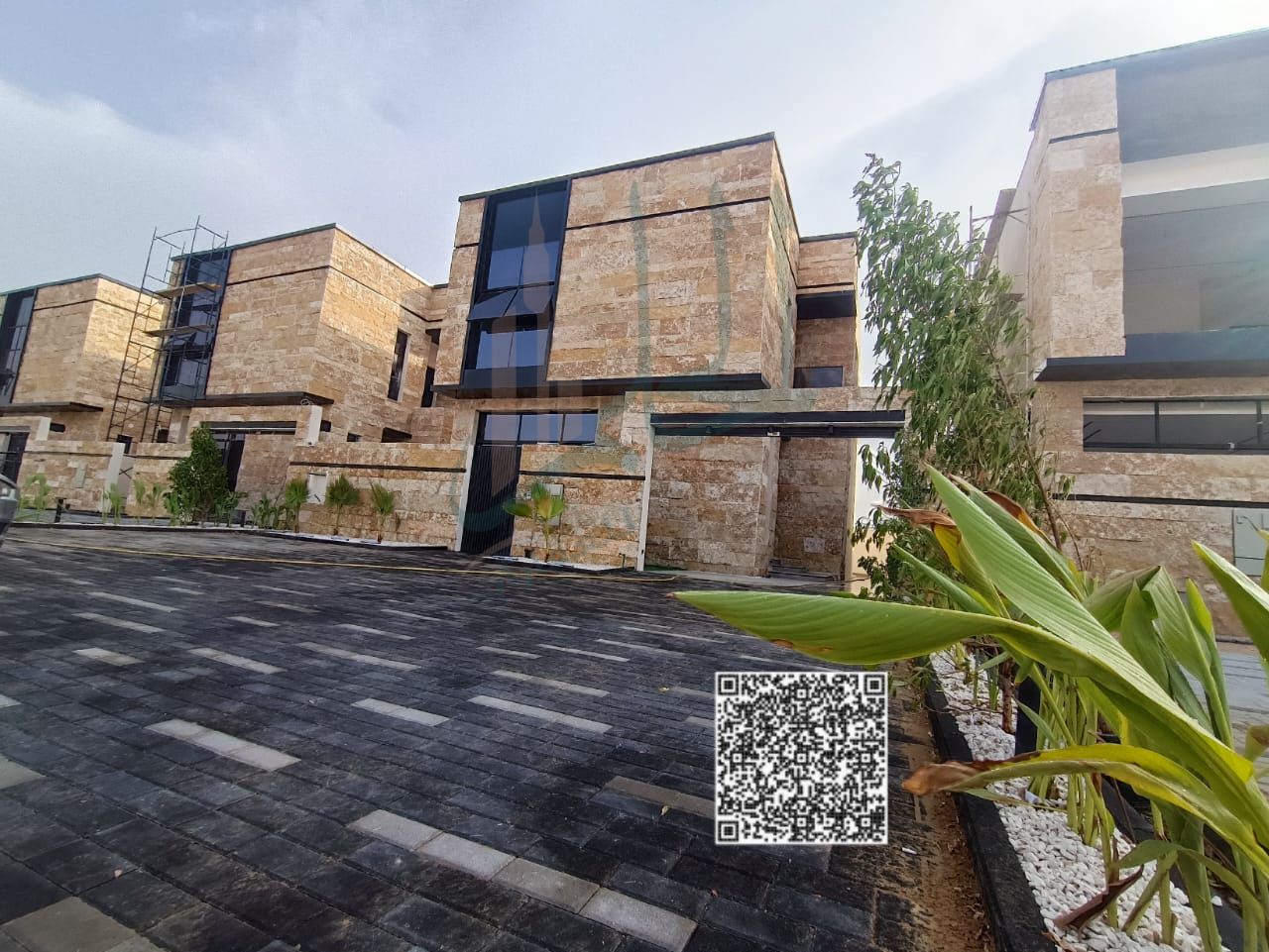 A brand new, first-occupancy villa with a spacious and practical layout, ideal for families, located in a prime area of Al Zahya close to all amenitie