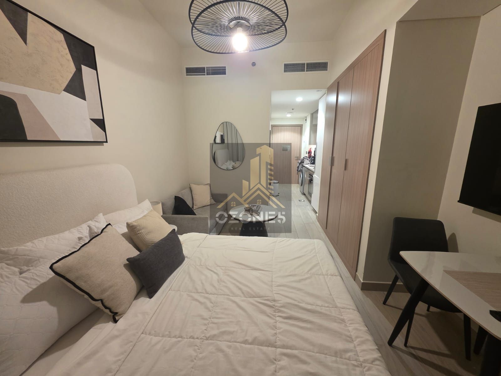 Furnished Studio Ready To Move In Multiple Checque