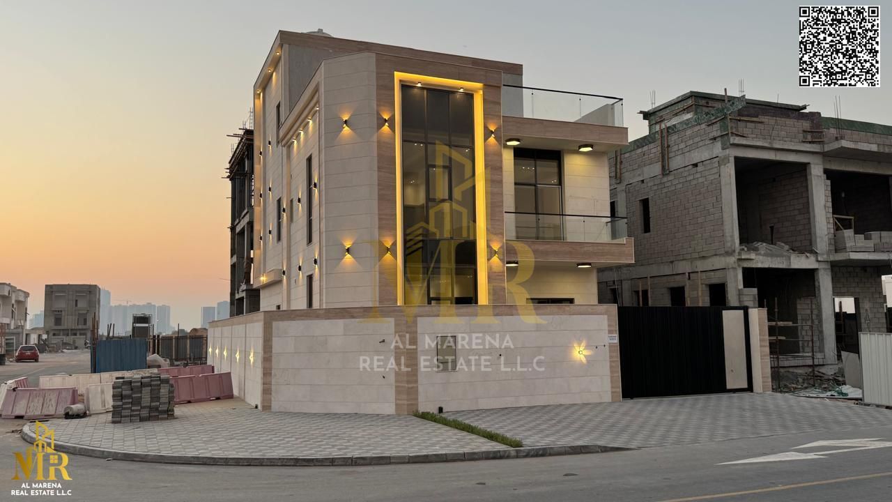 Corner villa in a prime location in Al Helio, 5 master bedrooms, all-inclusive price covering registration fees, ideal for living or investment.