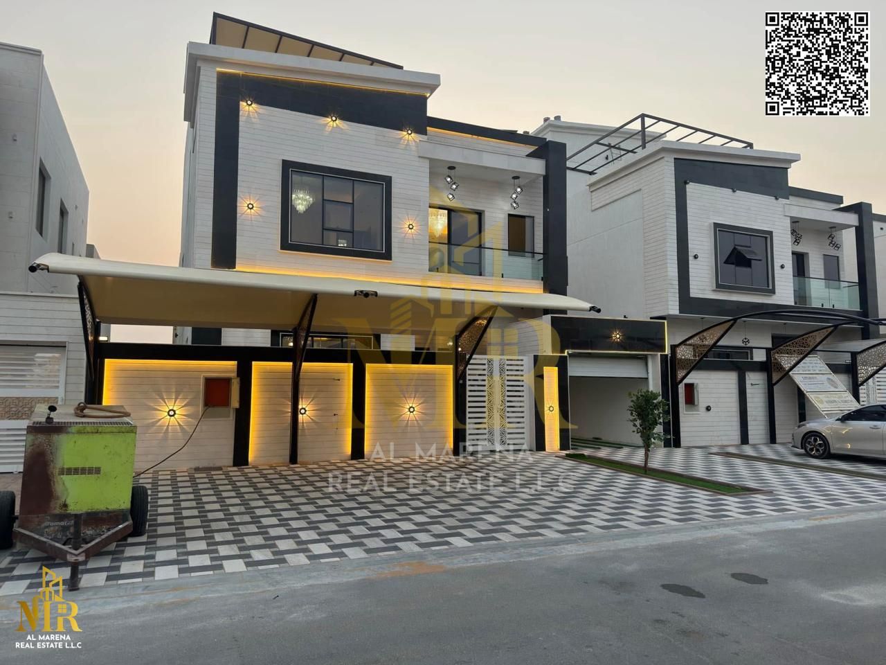 Luxury villa, 2 floors plus roof, 6 bedrooms, super modern finishes, all-inclusive price covering registration fees and AC, ready to move in.