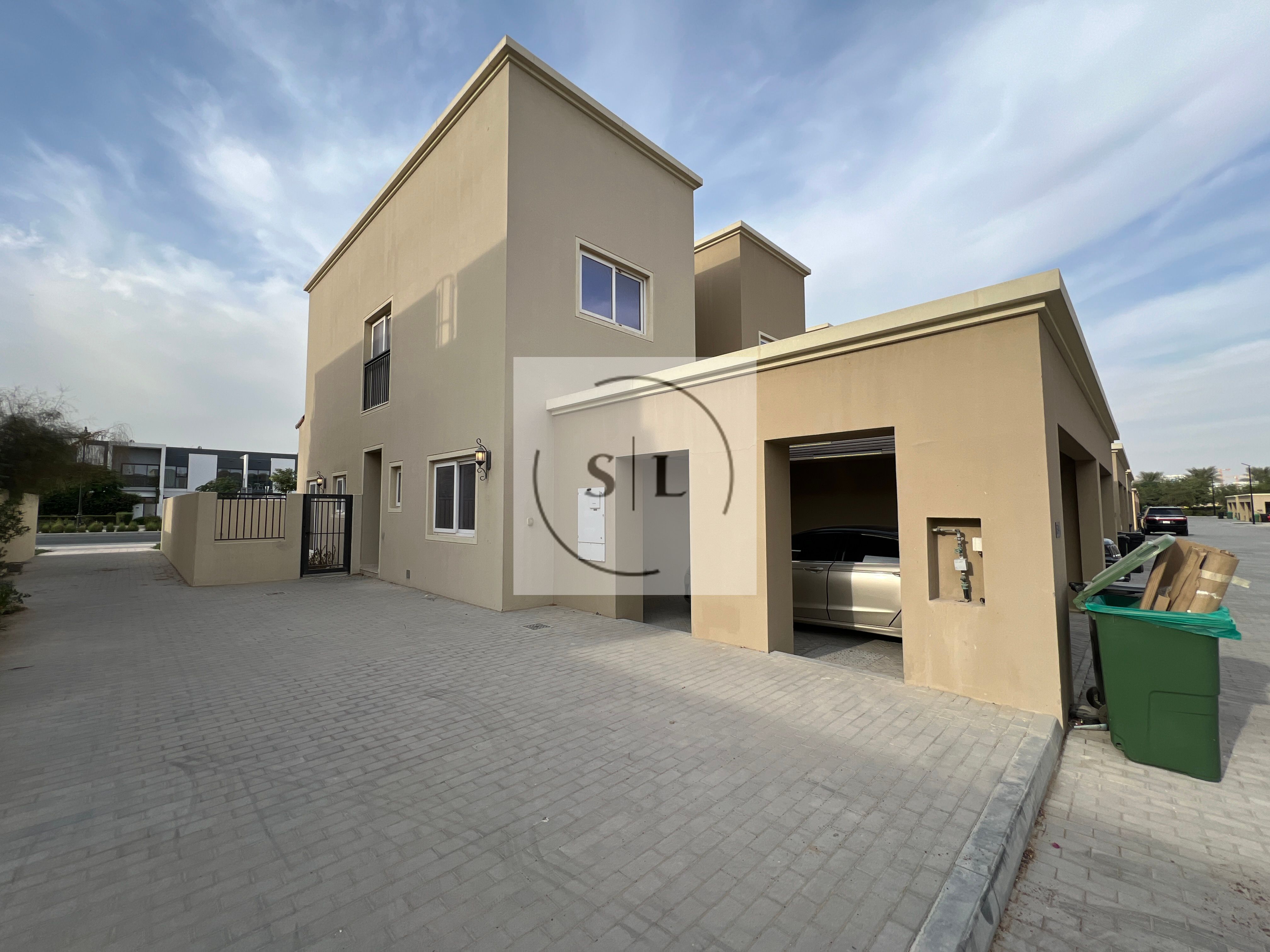 Single Row | Corner Unit | Vacant