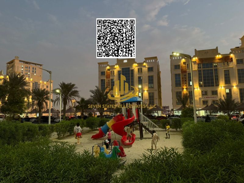 Corner apartment with a stunning view, prime location, 100% freehold ownership.