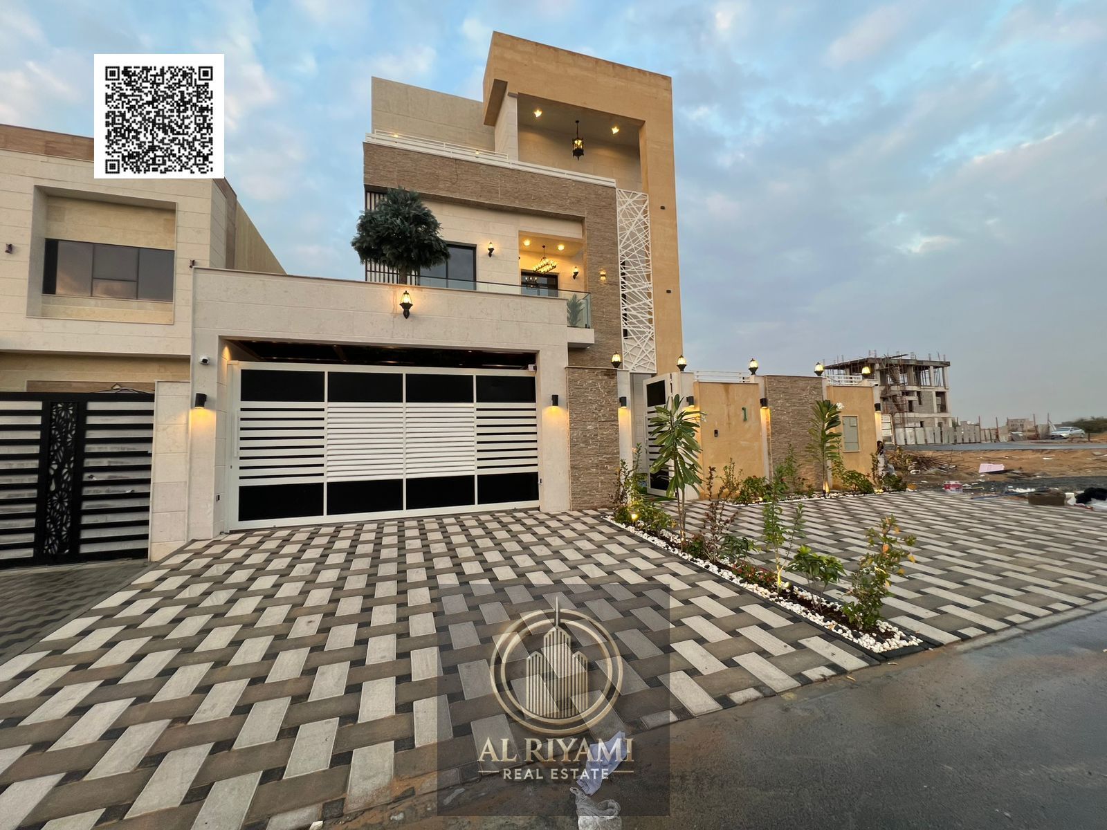 I own a super deluxe villa for sale in Al-Haliou 2 – private pool, elevator, and luxurious finishing, all fees included.