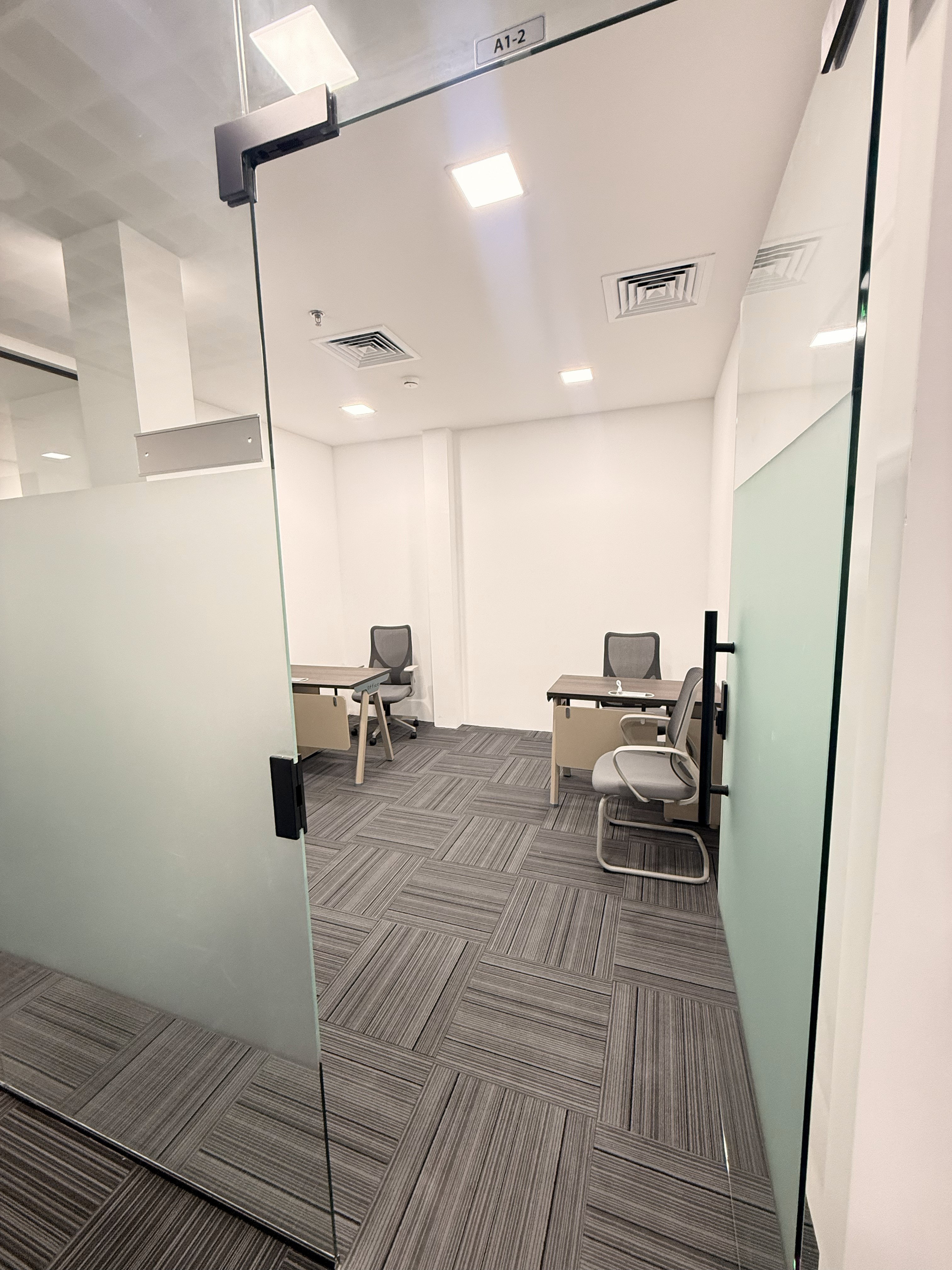 FULLY FURNISHED OFFICE FOR RENT | WITH EJARI | READY TO MOVE | NO COMMISSION | SHUTTLE SERVICES | BUSINESS CENTER