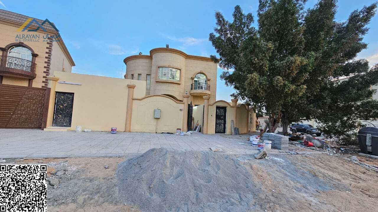 Fully maintained villa, prime location close to all services
