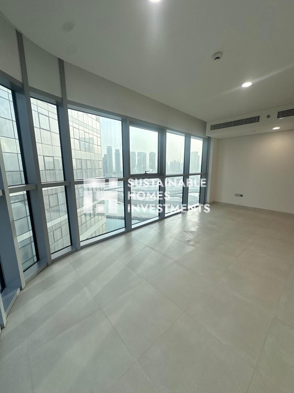 Partial Canal View | Stunning 2BR | Balcony